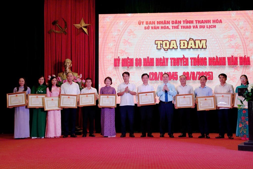 タインホアは地域の文化、スポーツ、観光の中心地となることを決意 - 写真1