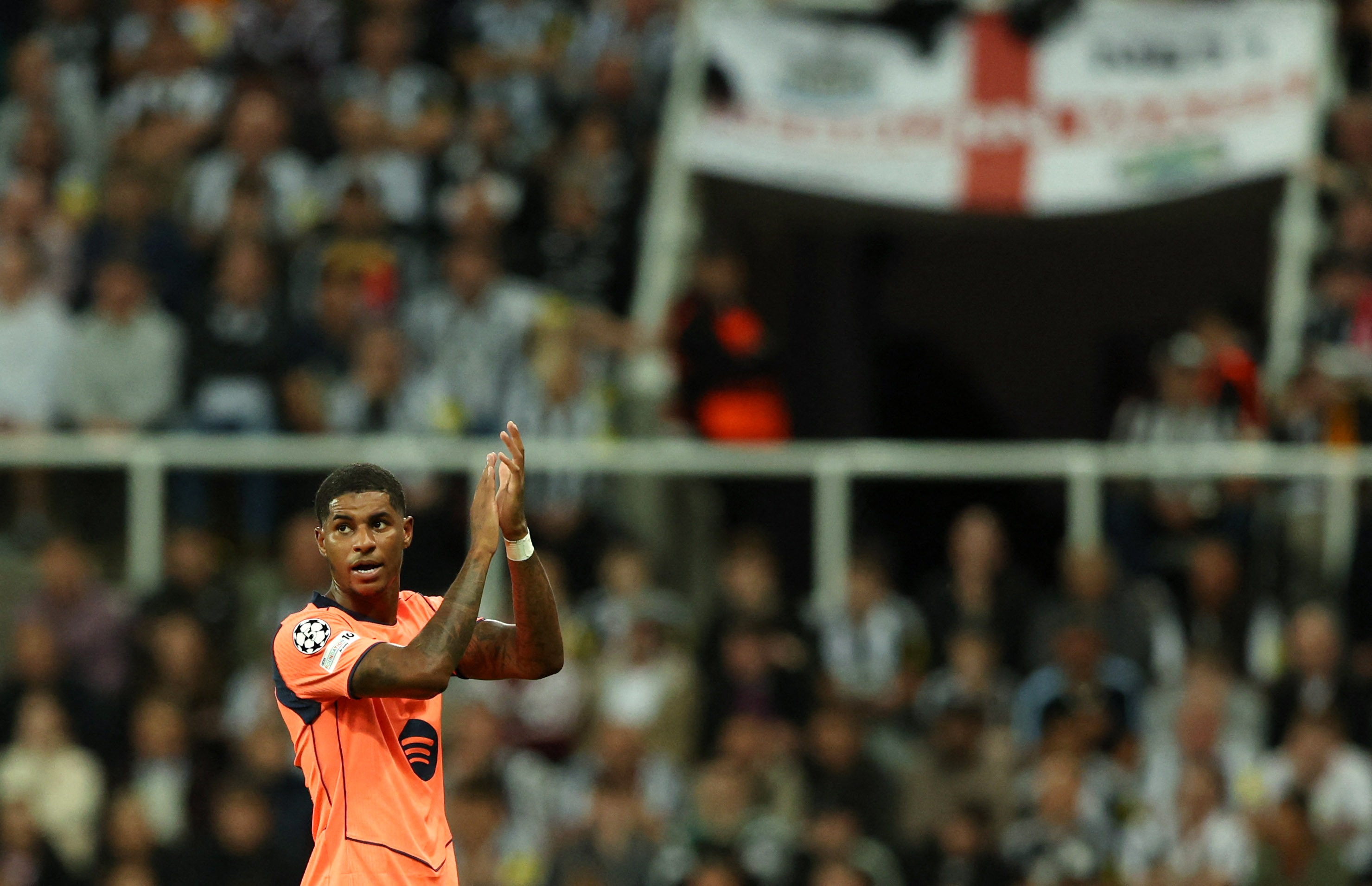 Rashford bung no anh 2