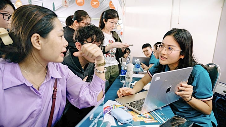 Tuyển sinh đại học 2026: Cân nhắc khống chế nguyện vọng xét tuyển - Ảnh 1.
