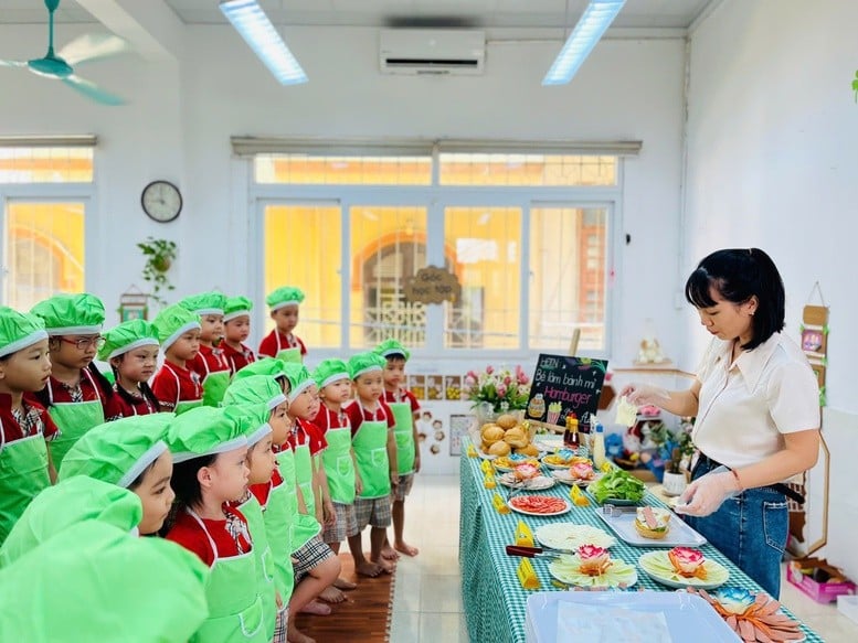 Giáo viên mầm non chính - Mã số V.07.02.25, được áp dụng hệ số lương của viên chức loại A1, từ hệ số lương 2,34 đến hệ số lương 4,98