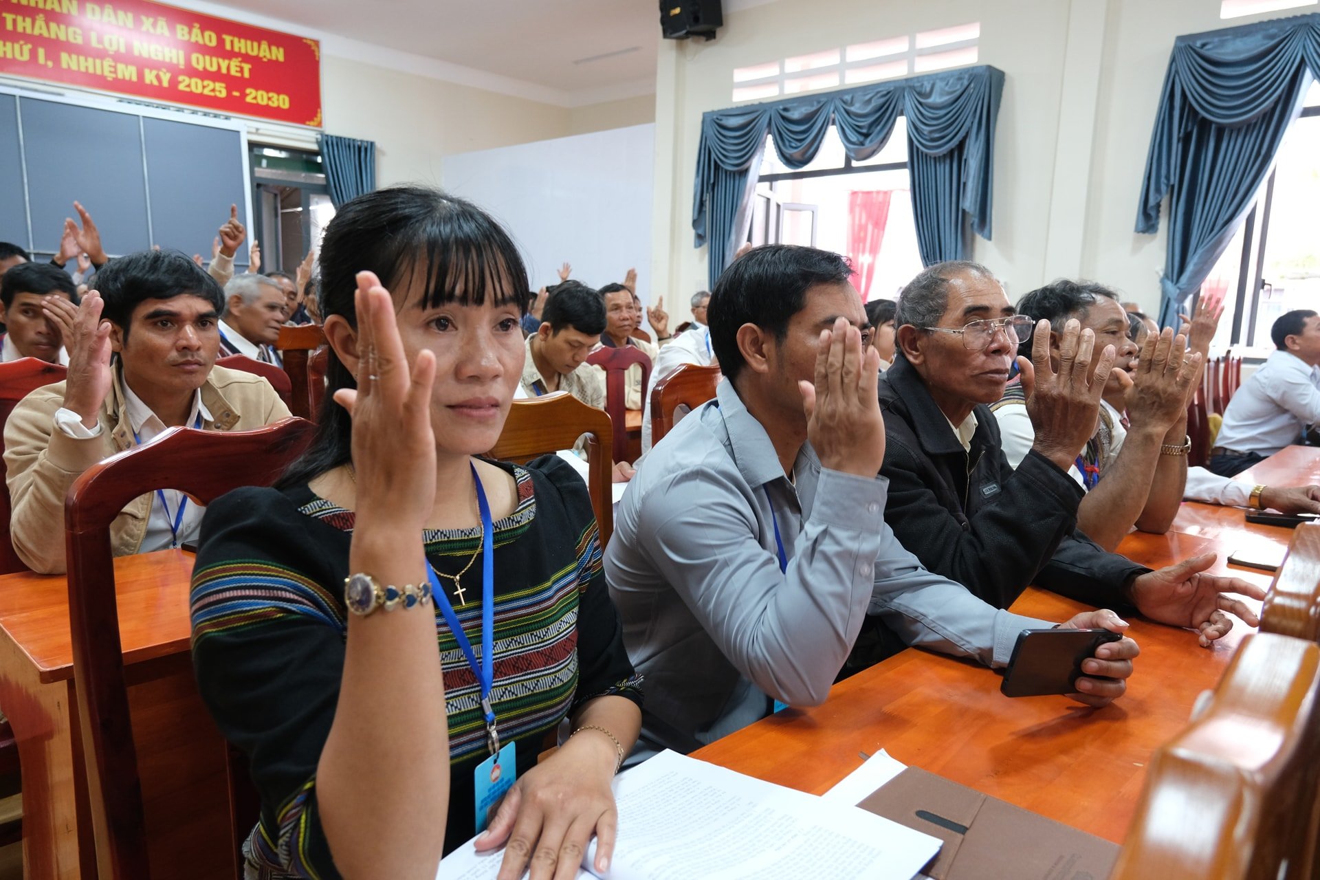 បោះឆ្នោតអនុម័តសេចក្តីសម្រេចរបស់សភា