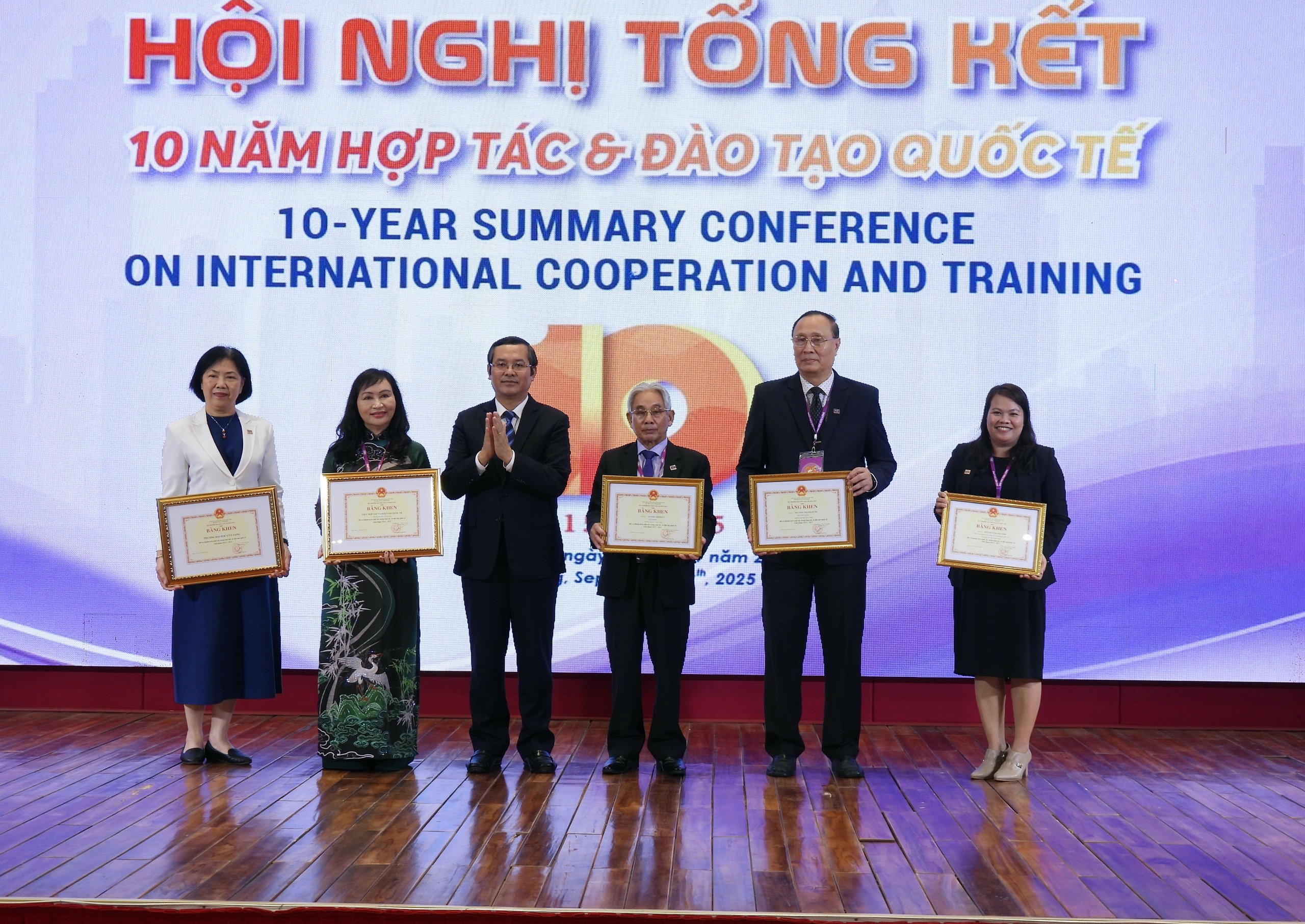 Trường ĐH Cửu Long tổ chức hội nghị tổng kết hoạt động 10 năm hợp tác và đào tạo quốc tế- Ảnh 6.