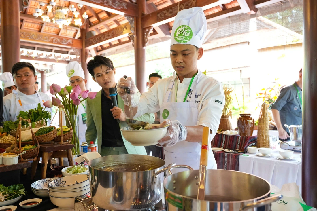 Phở mọi miền hội tụ để Đi tìm người nấu phở ngon năm 2025 - Ảnh 13.