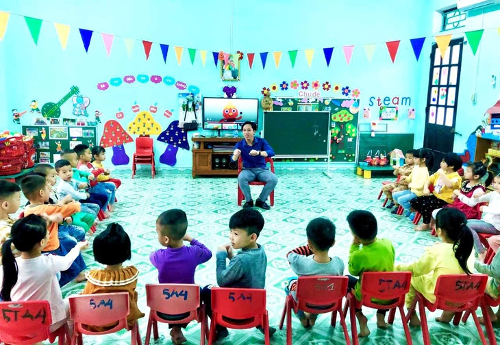 Nam sinh chọn nghề mầm non giữa 'bão' định kiến - Ảnh 2.