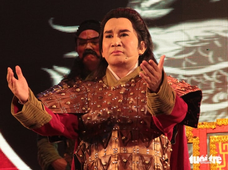 Kim Tử Long, từ Trọng Thủy đến An Dương Vương, hỗ trợ đàn em Hồng Quyên - Ảnh 2.