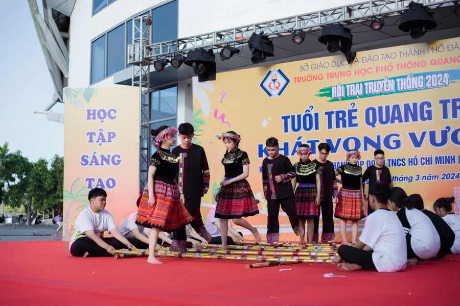ពេញ-1711963293-484-ec91f071e8feb801592e6989b105e2e8.jpg