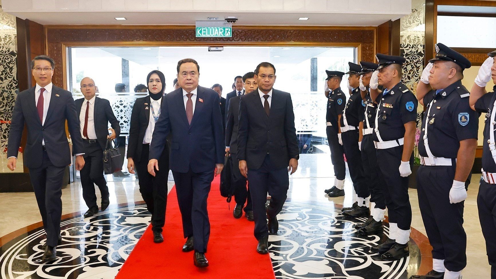 vna-potal-chu-tich-quoc-hoi-tran-thanh-man-hoi-dam-voi-chu-tich-ha-vien-malaysia-tansri-dato-johari-bin-abdul-8283942-1632.jpg