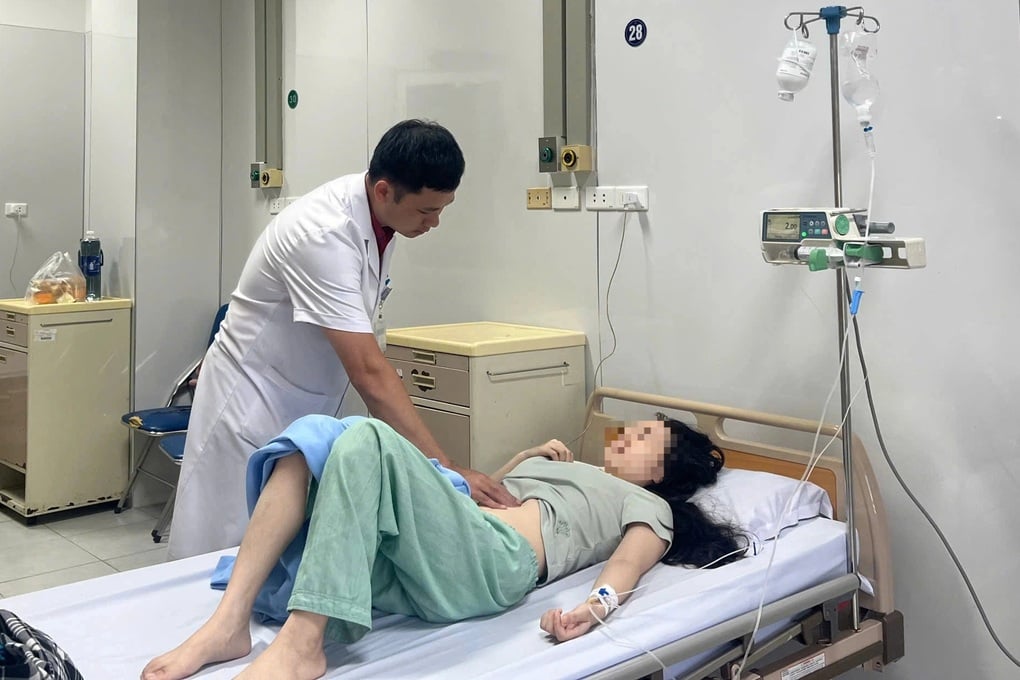 Thường xuyên thức đêm xem điện thoại, cô gái chảy máu tiêu hóa nguy kịch - 1