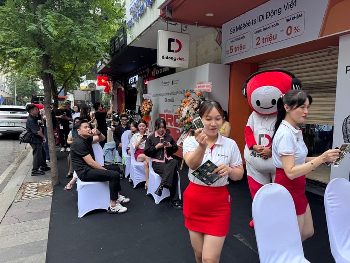 Thế Giới Di Động giao 14.500 iPhone 17 series, iPhone Air trong ngày đầu mở bán - Ảnh 5.
