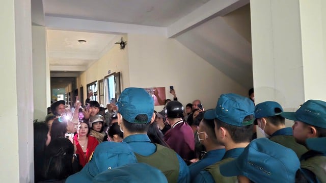 Vụ thông tin thực phẩm bẩn vào trường học: Nghe hiệu trưởng nói, phụ huynh 'dậy sóng'- Ảnh 2.