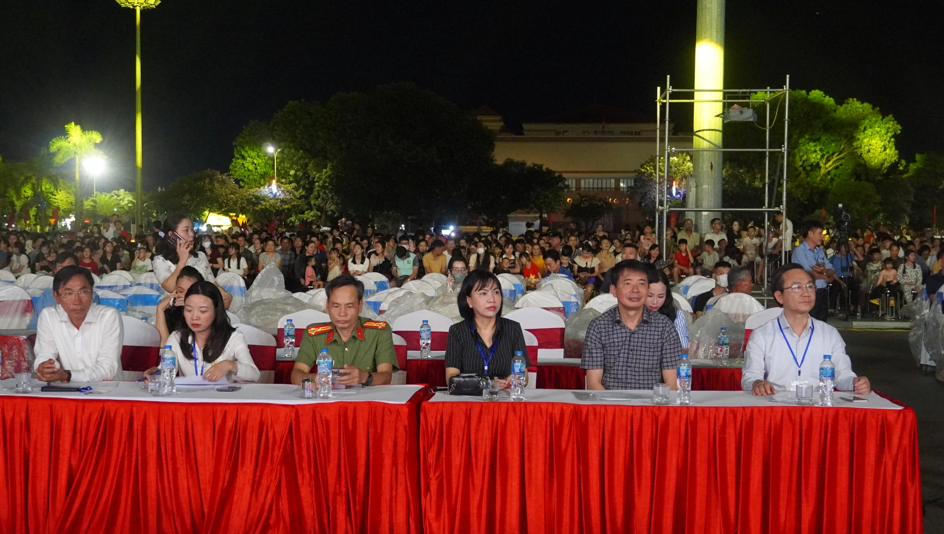 Delegații participă la repetiție în Piața Ho Chi Minh, sectorul Dong Hoi - Foto: N.M