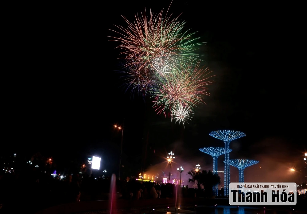 កាំជ្រួច​ចម្រុះ​ពណ៌​ដើម្បី​អបអរ​ទិវា​ជាតិ​ថ្ងៃ​ទី ២ ខែ​កញ្ញា