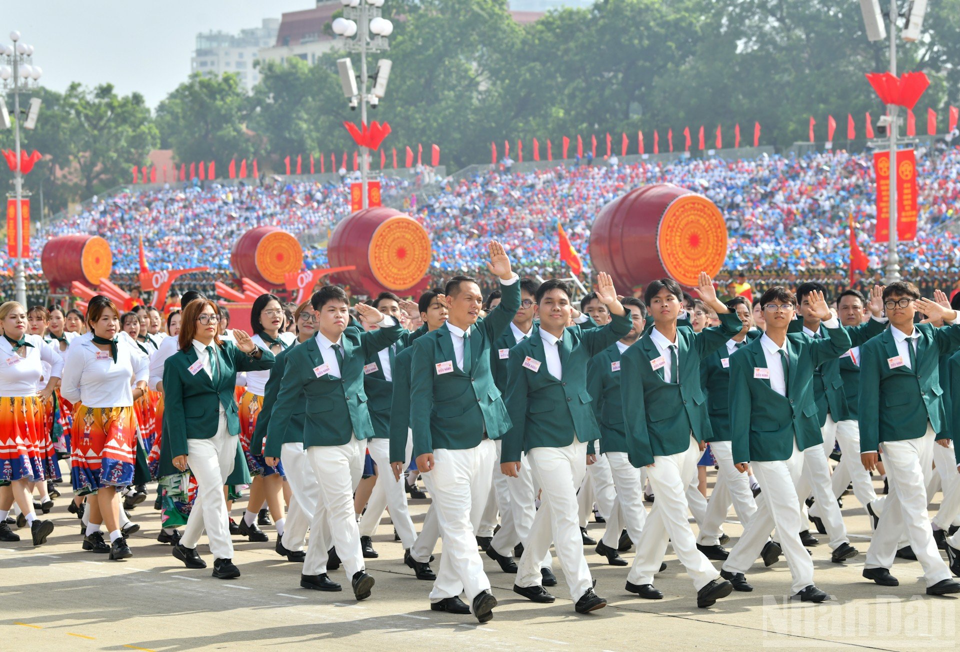 ndo_br_dieu-hanh-21-nguoi-vietnam-o-nuoc-ngoai.jpg