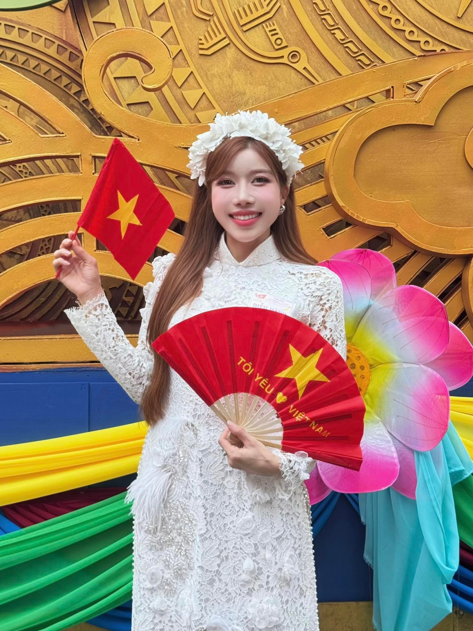 Mỹ Tâm, Trang Pháp, Hòa Minzy đọ sắc với áo dài mừng ngày Quốc khánh - 4