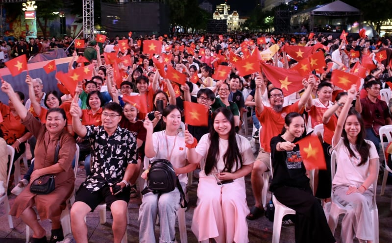 Programul artistic „Steaua Independenței” aprinde mândria în orașul Ho Chi Minh -0