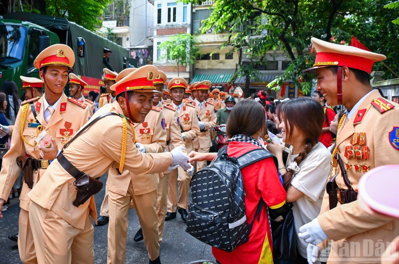 ndo_br_ngocha-chiatay9.jpg