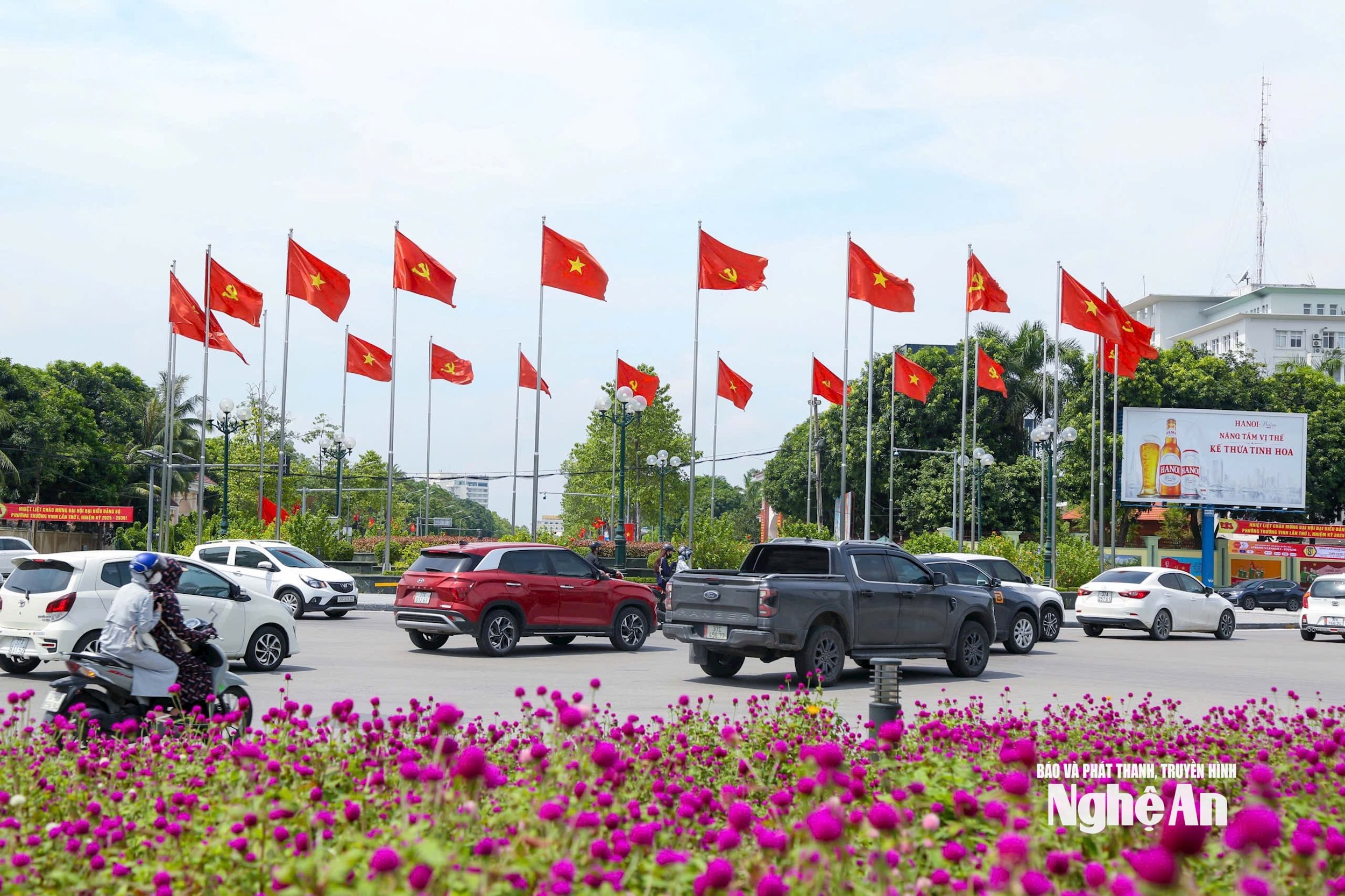 bendera cemerlang Hari Kemerdekaan Dinh Tuyen6