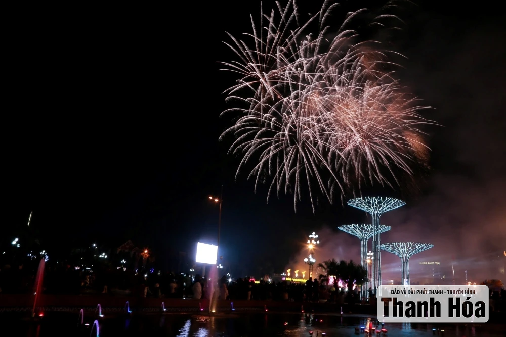 កាំជ្រួច​ចម្រុះ​ពណ៌​ដើម្បី​អបអរ​ទិវា​ជាតិ​ថ្ងៃ​ទី ២ ខែ​កញ្ញា