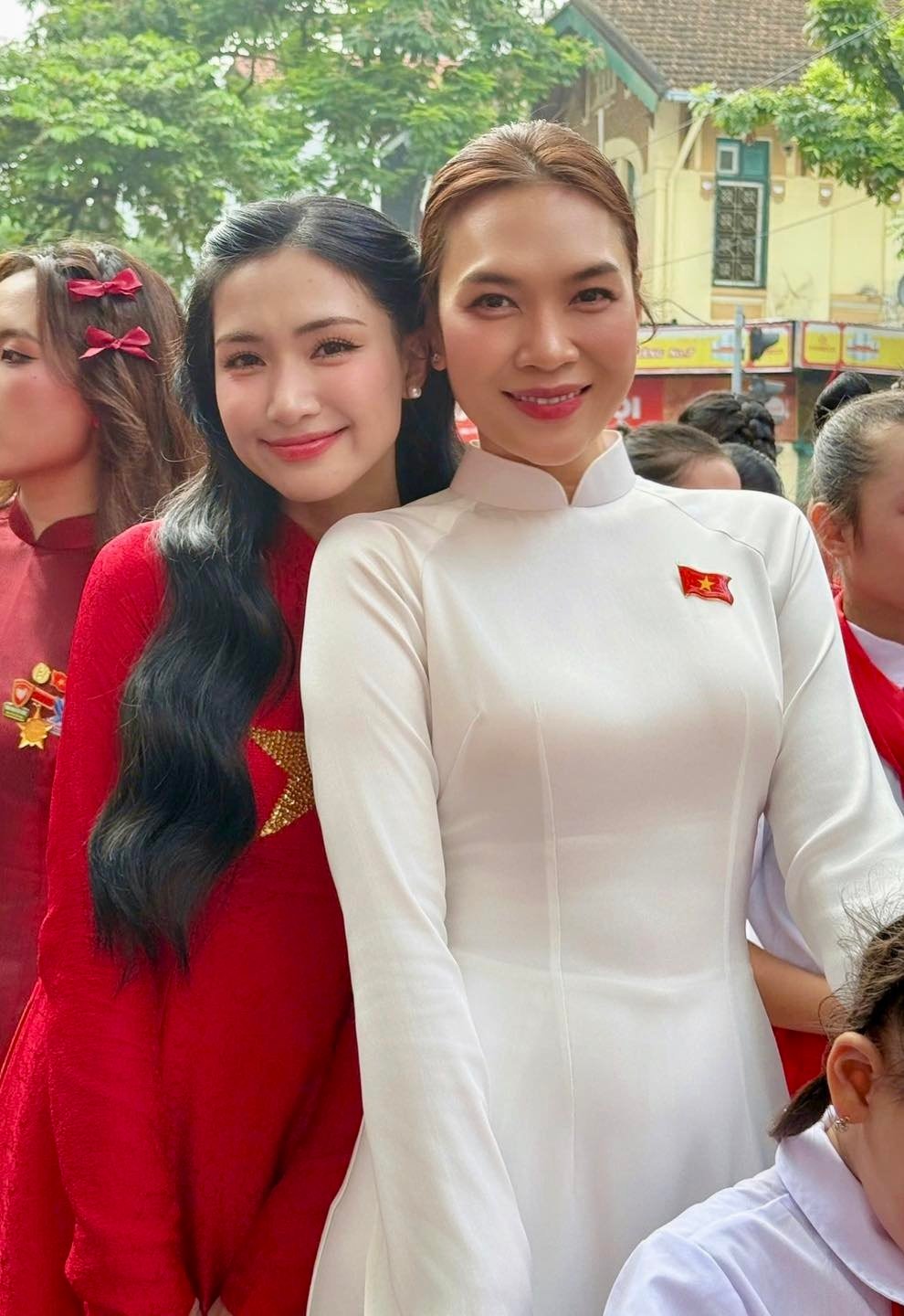 Mỹ Tâm, Trang Pháp, Hòa Minzy đọ sắc với áo dài mừng ngày Quốc khánh - 2