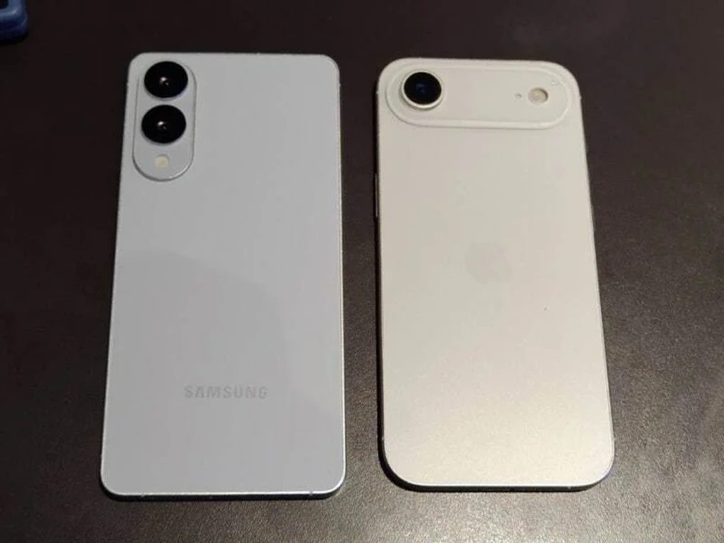 Lộ ảnh iPhone 17 Air đọ độ mỏng với Galaxy S25 Edge - 1