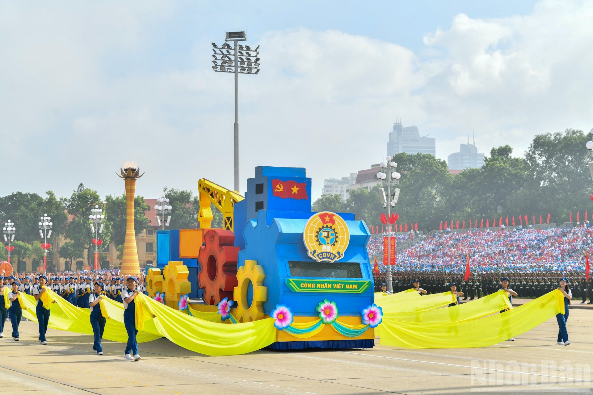 ndo_br_dieu-hanh-7-khoi-cong-nhan-vietnã.jpg