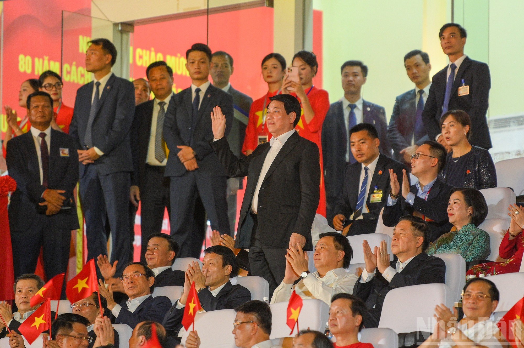 O presidente Luong Cuong participa do programa nacional especial de arte 