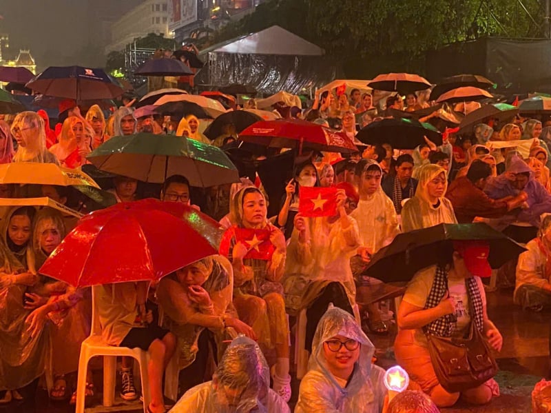 Programul artistic „Steaua Independenței” aprinde mândria în orașul Ho Chi Minh -0