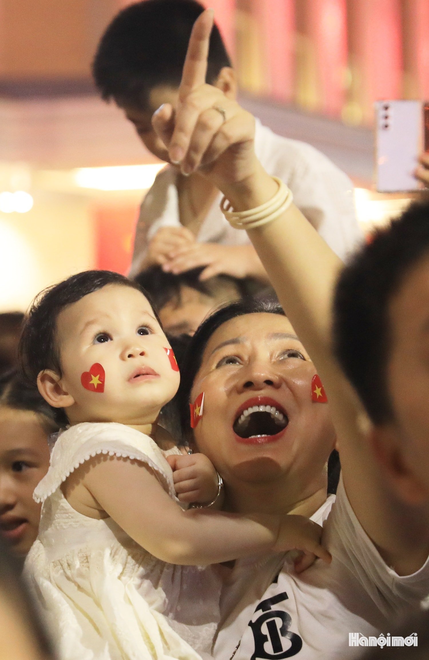 W_phao-hao-quoc-khanh-4.jpg