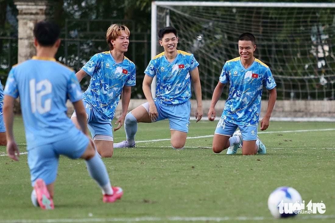Trần Thành Trung vẫn vui vẻ dù bị loại khỏi U23 Việt Nam - Ảnh 2.