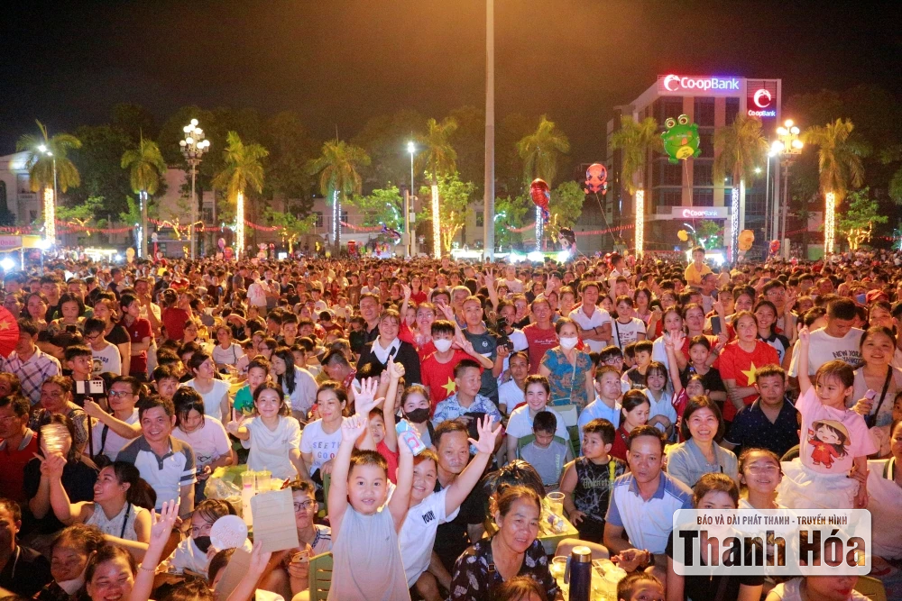 កាំជ្រួច​ចម្រុះ​ពណ៌​ដើម្បី​អបអរ​ទិវា​ជាតិ​ថ្ងៃ​ទី ២ ខែ​កញ្ញា