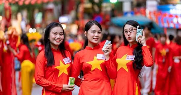 Vinamilk hòa nhịp cùng triệu trái tim mừng 80 năm Quốc khánh