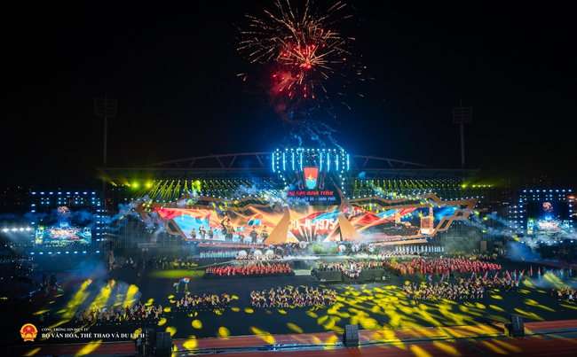 Chùm ảnh: Concert quốc gia 80 năm hành trình Độc lập - Tự do - Hạnh phúc - Ảnh 9.