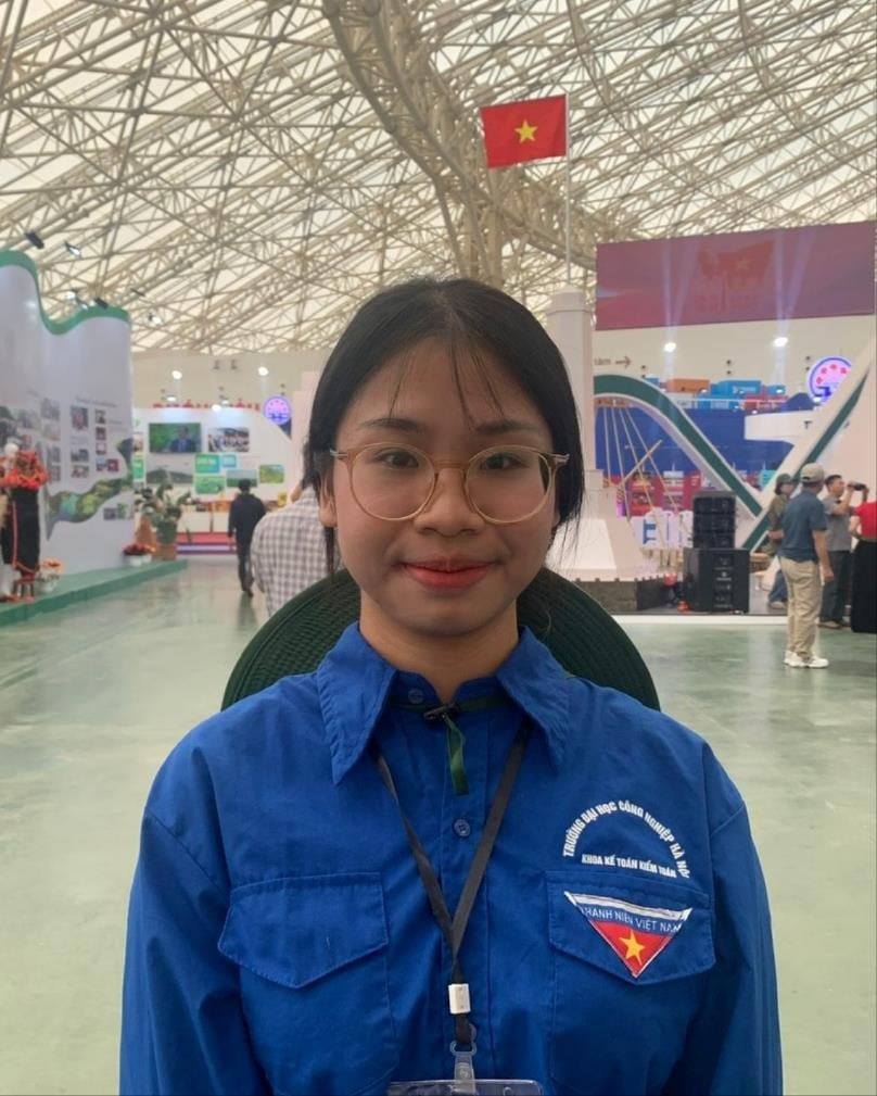 khanh-chi.jpg