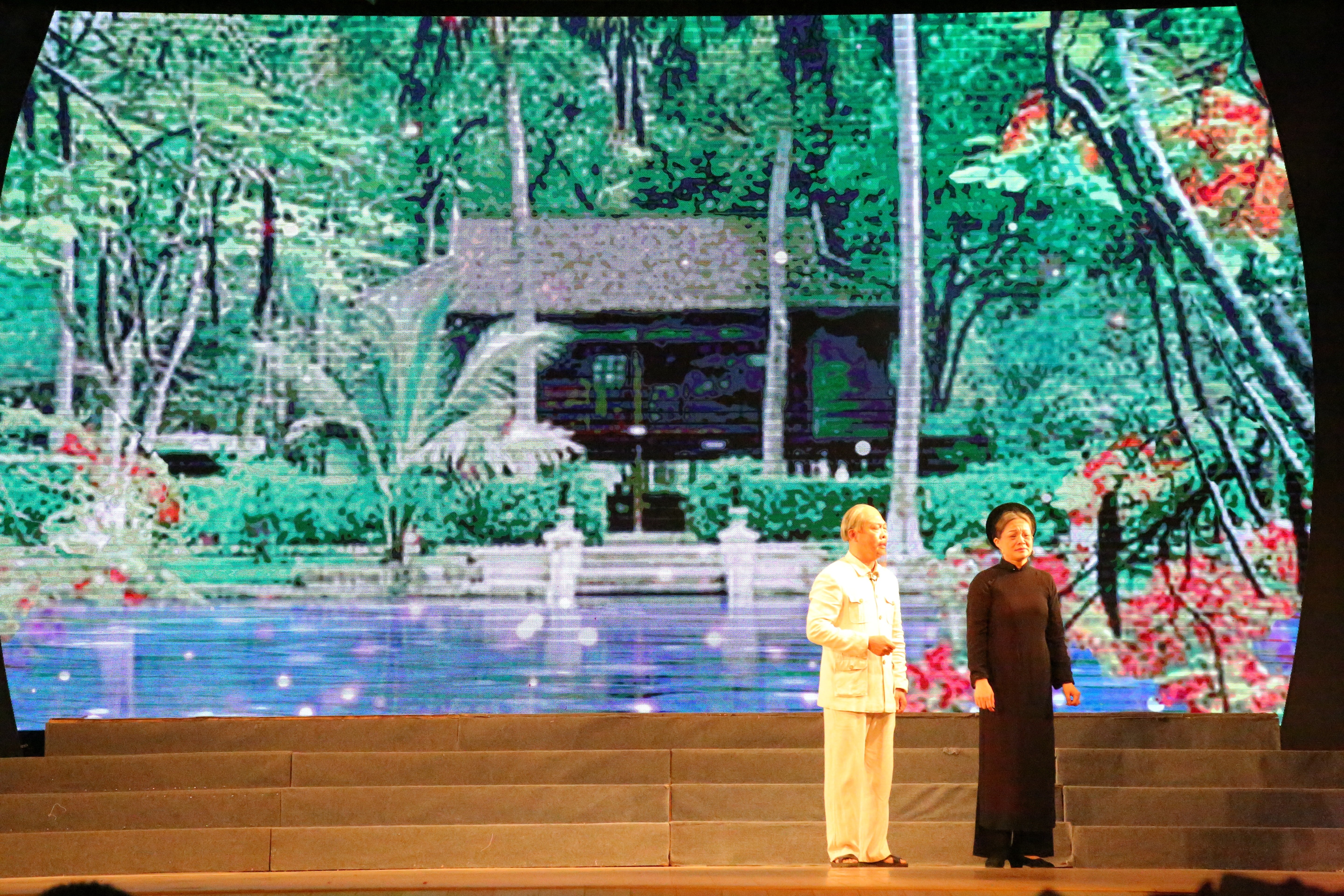 Escena del encuentro del tío Ho con su hermana Nguyen Thi Thanh después de muchos años separados.