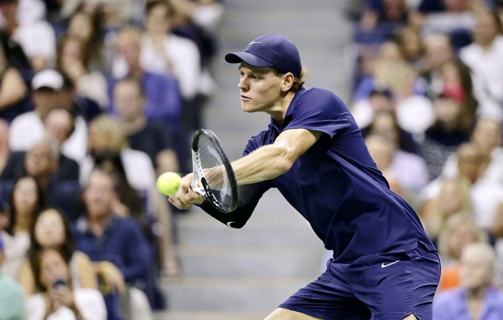 Sinner rửa hận trước Bublik, giành vé vào tứ kết US Open - 1