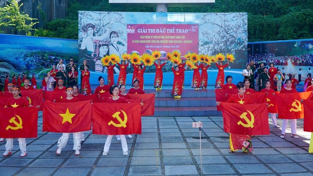 Dien Bien : des activités culturelles et sportives passionnantes pour célébrer la fête nationale - photo 2
