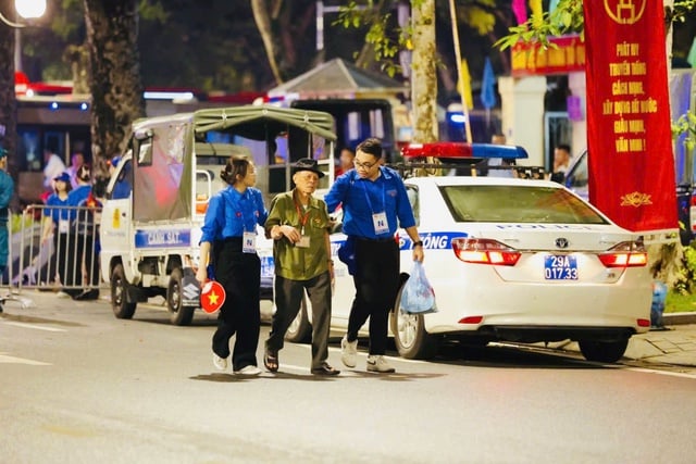 Sức trẻ tình nguyện đồng hành cùng Lễ kỷ niệm diễu binh, diễu hành A80- Ảnh 5.