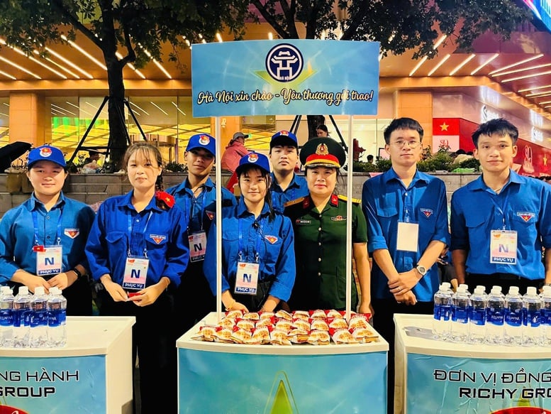 Lễ kỷ niệm, diễu binh, diễu hành 80 năm Ngày Quốc khánh chạm tới cảm xúc của từng người dân- Ảnh 1.