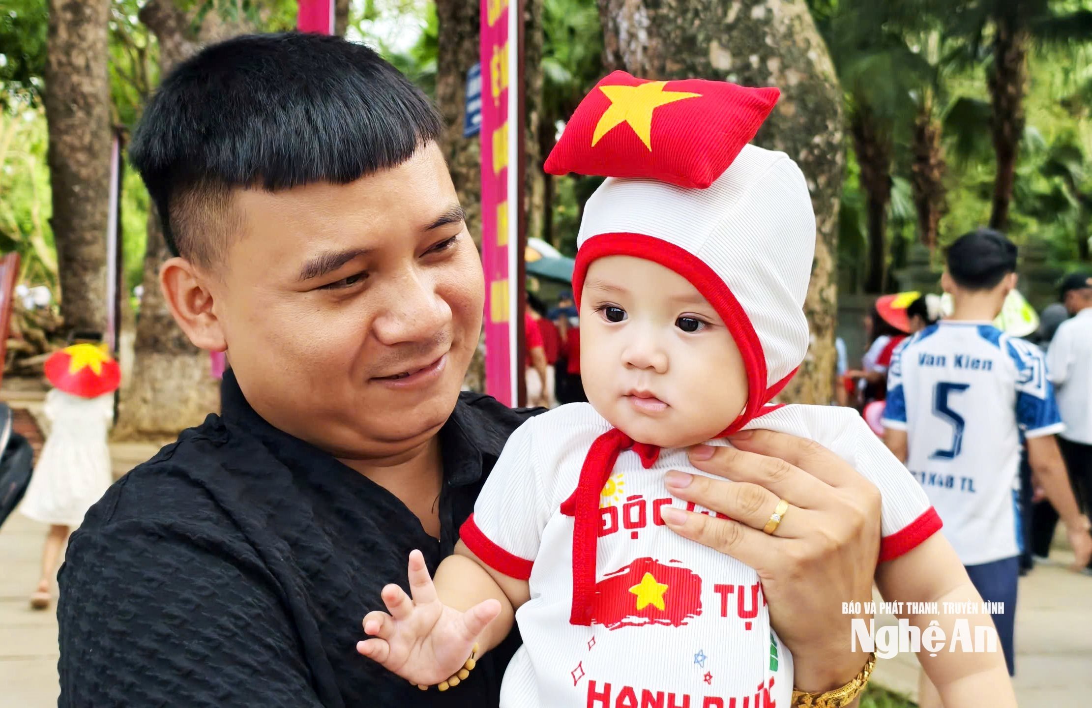 ខួបលើកទី 80 ទិវាបុណ្យជាតិនៅស្រុកកំណើតពូ 1 រូបថតដោយ Diep Thanh10