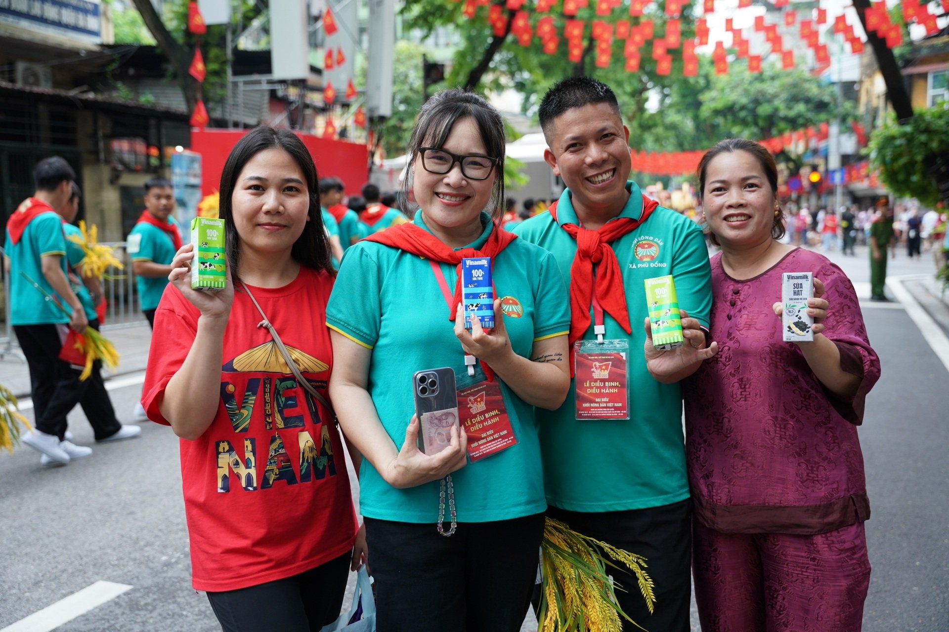 Vinamilk tiếp dinh dưỡng cho lực lượng diễu binh, người dân dự đại lễ 80 năm Quốc khánh - 2