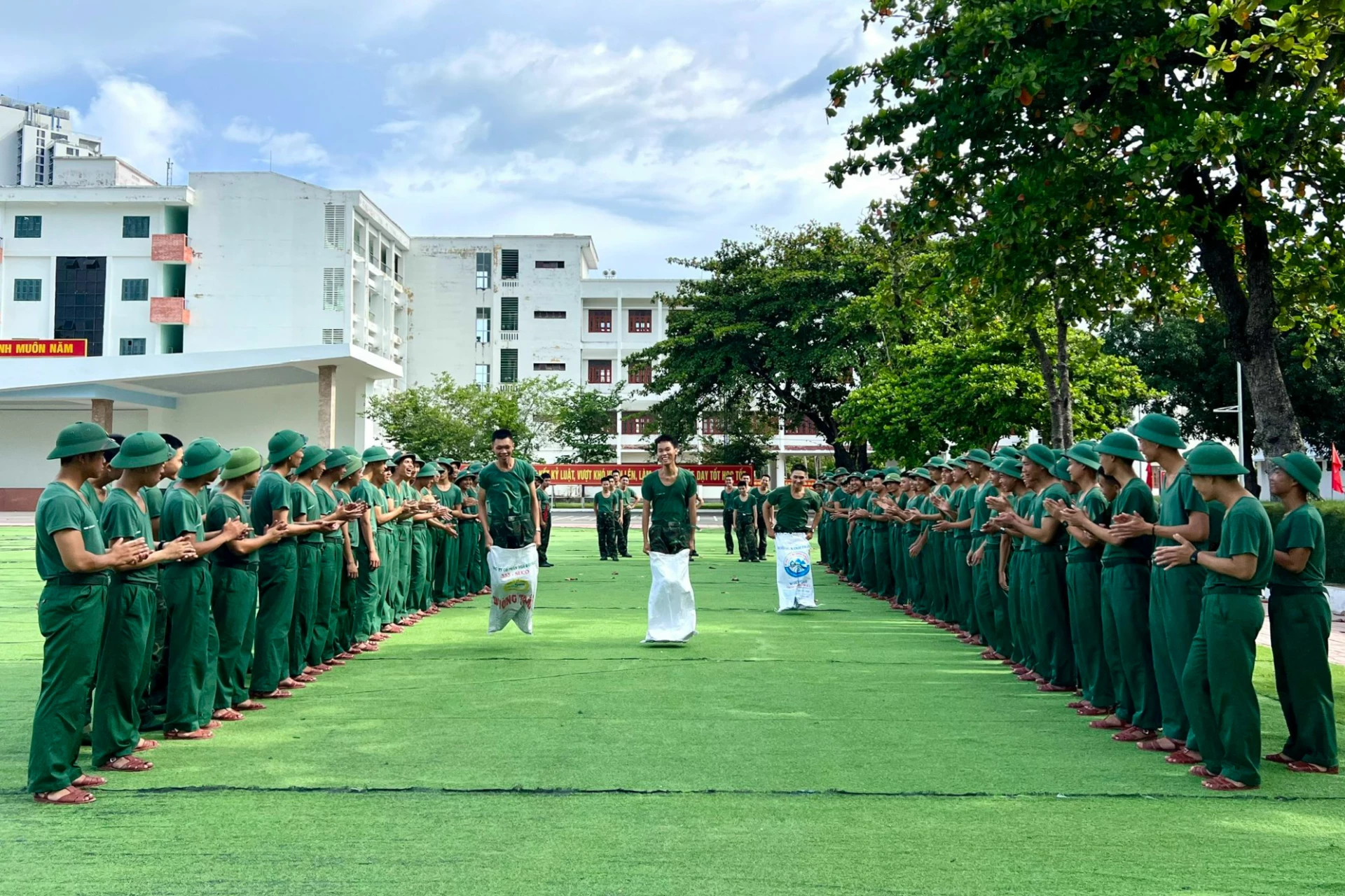 សម្ព័ន្ធយុវជនកងវរសេនាតូចទី២៦ បានរៀបចំល្បែងប្រជាប្រិយ។