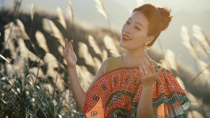 Sao Mai Huyen Trang ចេញ MV 2 បទ ដើម្បីអបអរសាទរទិវាបុណ្យជាតិខួបទី 80 ថ្ងៃទី 2 ខែកញ្ញា។ (រូបថត៖ NVCC)