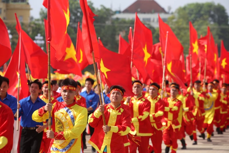 ពណ៌​សិល្បៈ​ក្នុង​ក្បួន​ដង្ហែ​វីរៈ​បុរស និង​ដង្ហែ​បុណ្យ​ជាតិ -៣