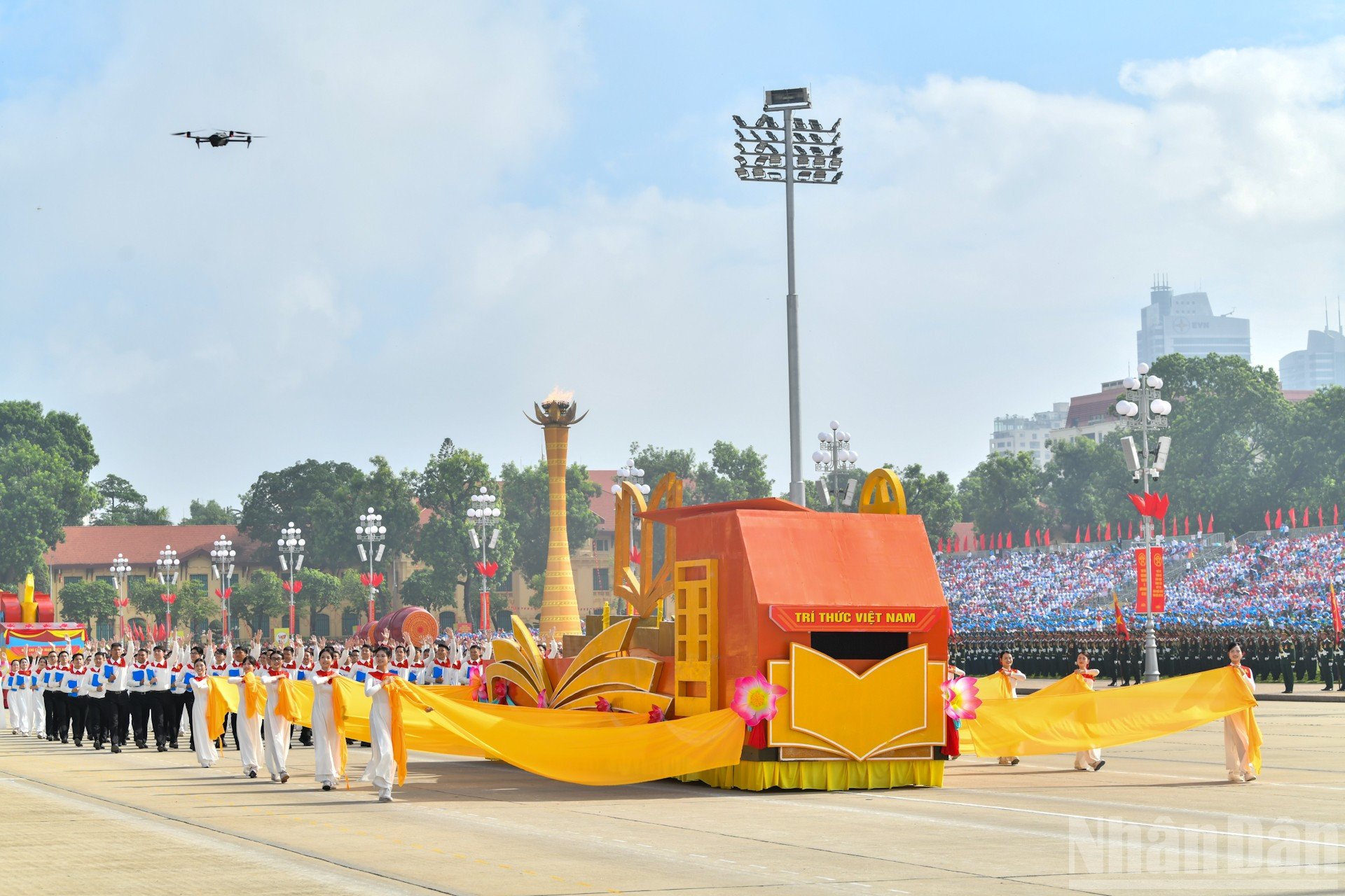 ndo_br_dieu-hanh-11-khoi-tri-thuc-vietnã.jpg