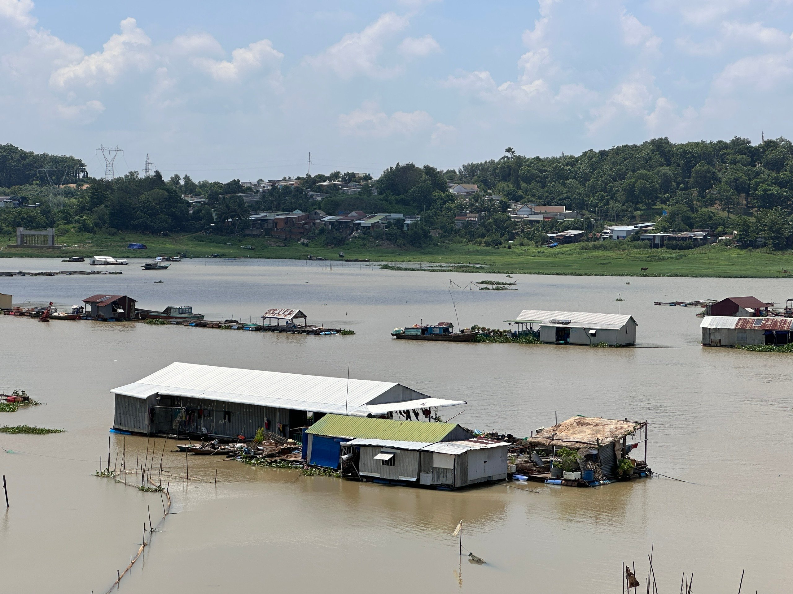 Sungai La Nga (foto dokumentari)