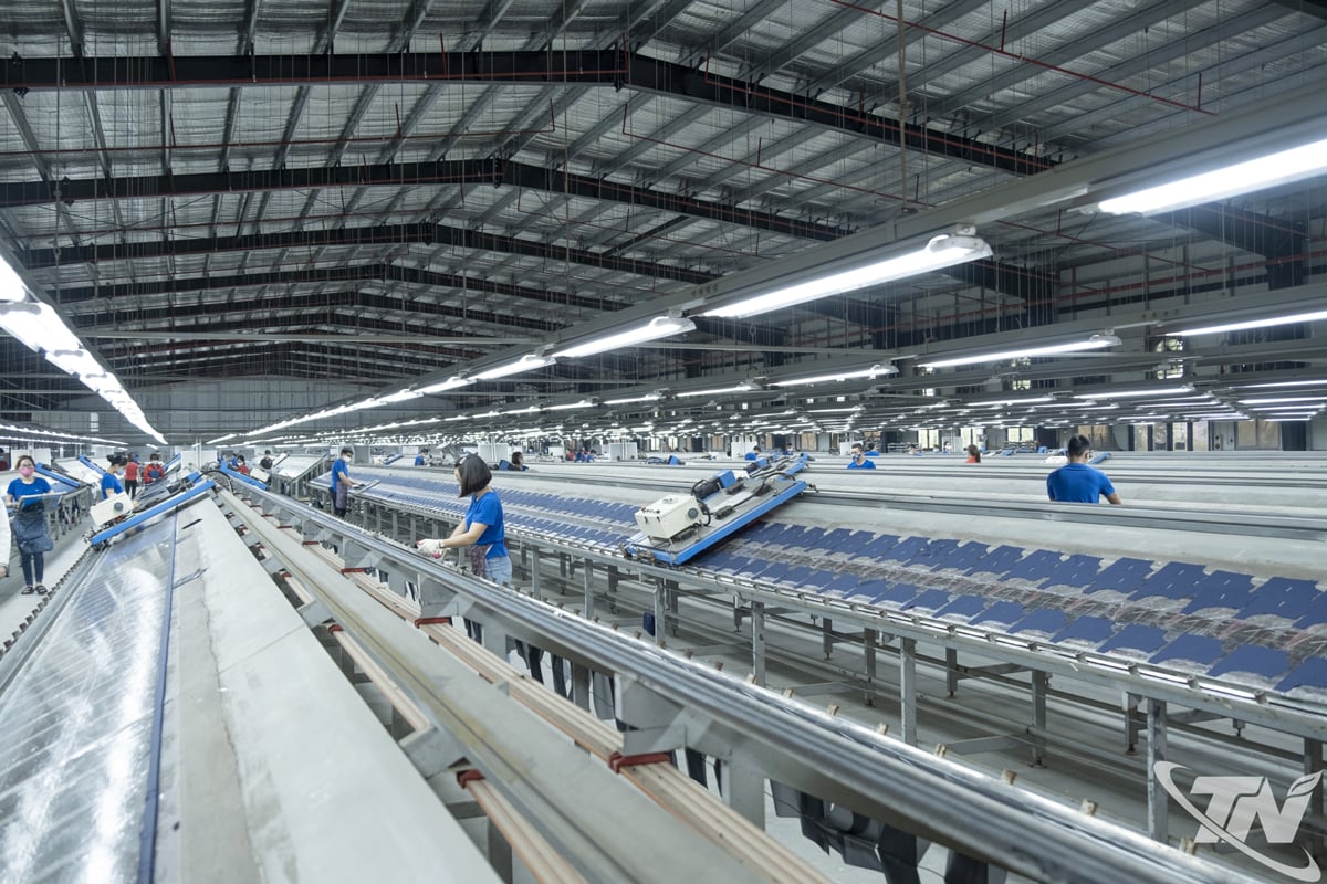 Sản xuất dệt máy xuất khẩu tại Công ty CP Đầu tư và Thương mại TNG.