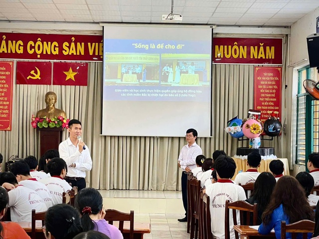 Từ chiến sĩ phòng cháy chữa cháy tới thầy giáo dạy văn ở TP.HCM - Ảnh 7.