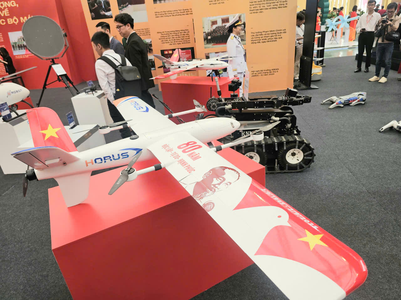 Khám phá hàng loạt UAV 'make in Viet Nam' lần đầu trình làng tại triển lãm lớn nhất lịch sử - Ảnh 13.