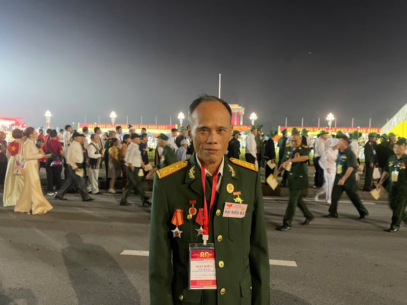 Cựu chiến binh xúc động khi được Công an Hà Nội hỗ trợ tham dự A80 -0