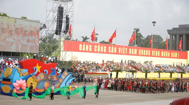 Rạng rỡ khối quần chúng tham gia Lễ diễu binh, diễu hành kỷ niệm 80 năm Quốc khánh 2/9 - Ảnh 5.